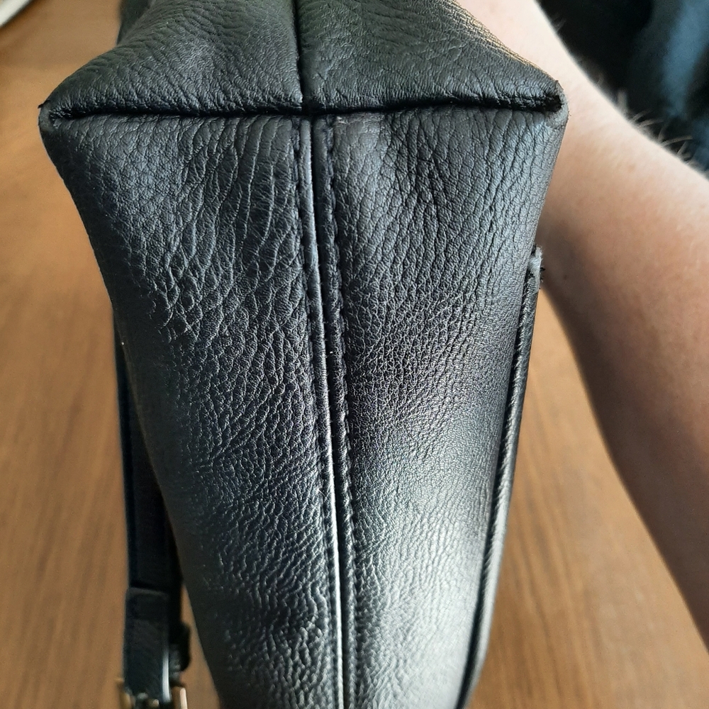 Universal Thread Black Adjustable Crossbody Purse - image 5